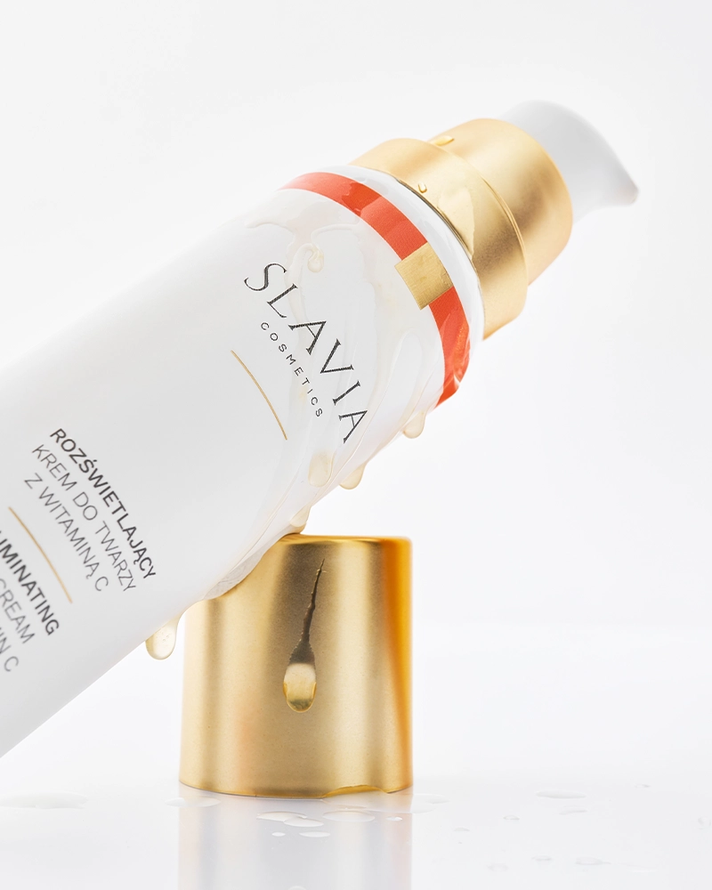 Rozświetlający krem do twarzy z witaminą C Slavia Cosmetics, 50 ml